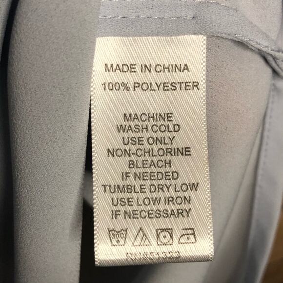 🌷5 for $25 1. State Sleeveless Split Neck Top - Picture 4 of 5